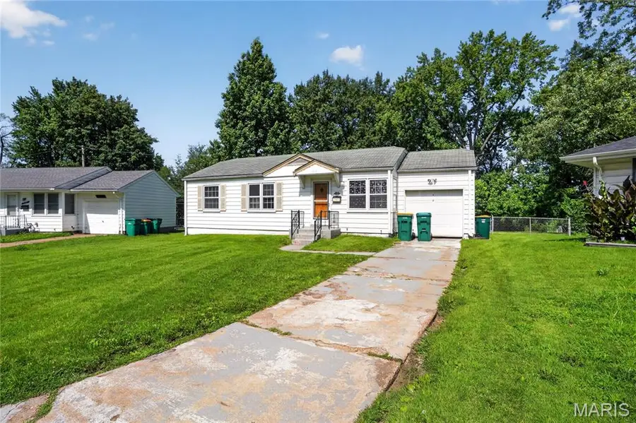 10151 Dwight Drive, Saint Louis, MO 63137 - #2
