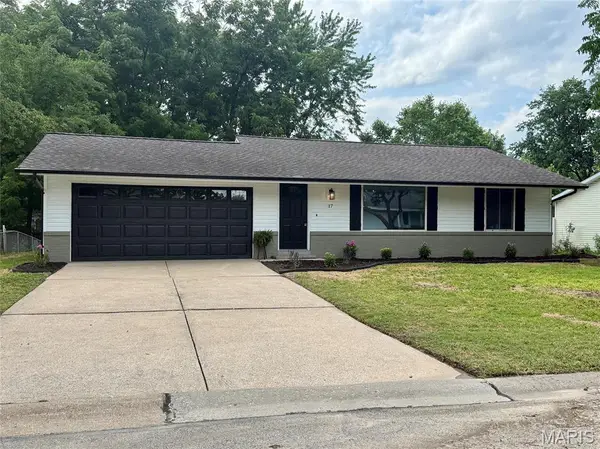 17 Oxbow Road, St Peters, MO 63376