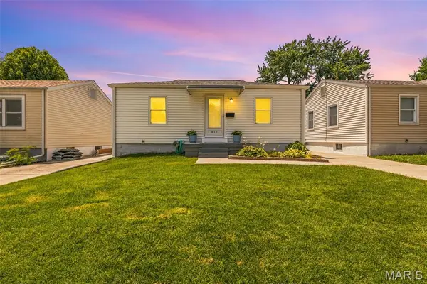417 Tower Grove Place, St Charles, MO 63301