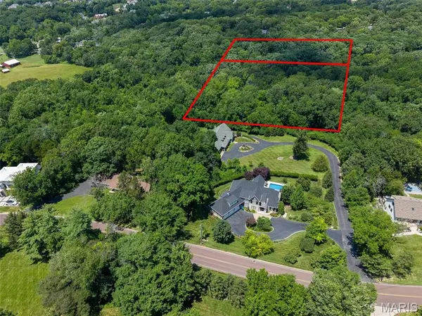 12763 #R Weber Hill Road, Sunset Hills, MO 63127