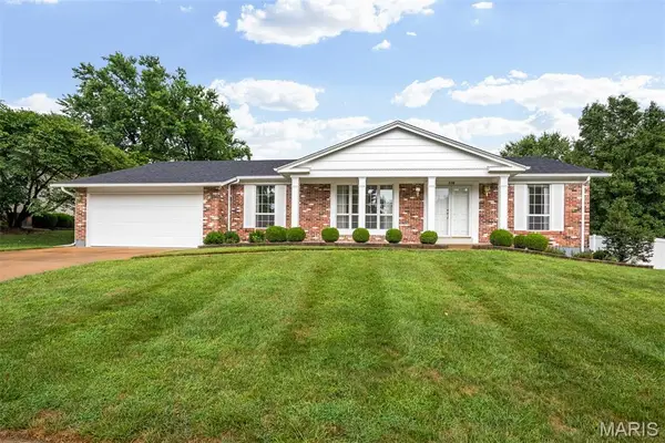 318 Royal Village Drive, Manchester, MO 63011