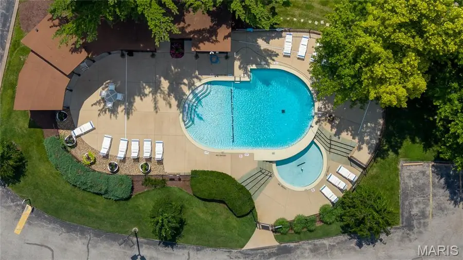 564 Sarah Lane #104, Saint Louis, MO 63141 - #2