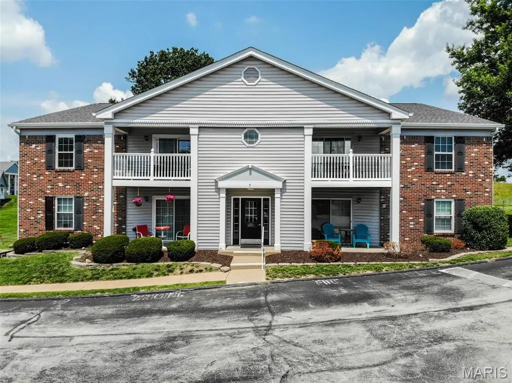 1 Berview Circle #B, Mehlville, MO 63129 - #1