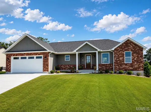 825 Barclay Drive, Farmington, MO 63640