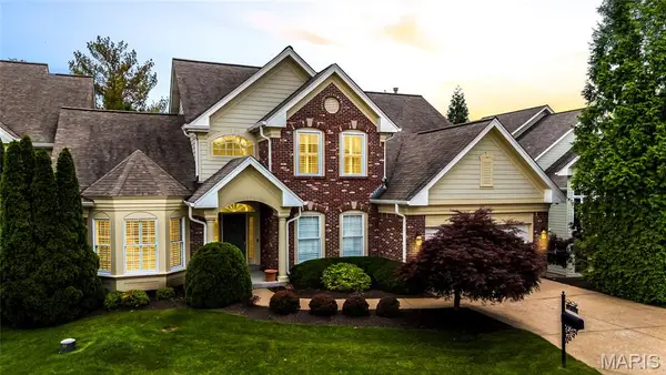 15920 Picardy Crest Court, Chesterfield, MO 63017