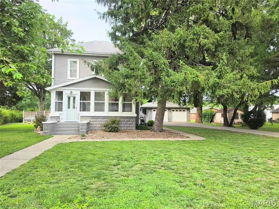 409 Grand Avenue, Coffeen, IL 62017 - #2