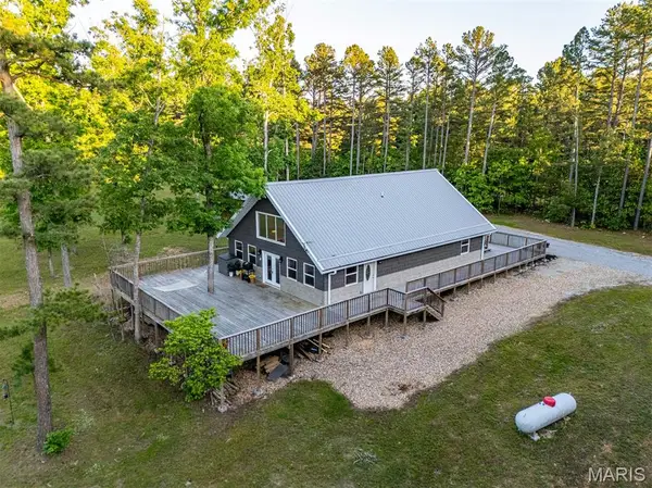16051 Forrest Drive, Houston, MO 65483