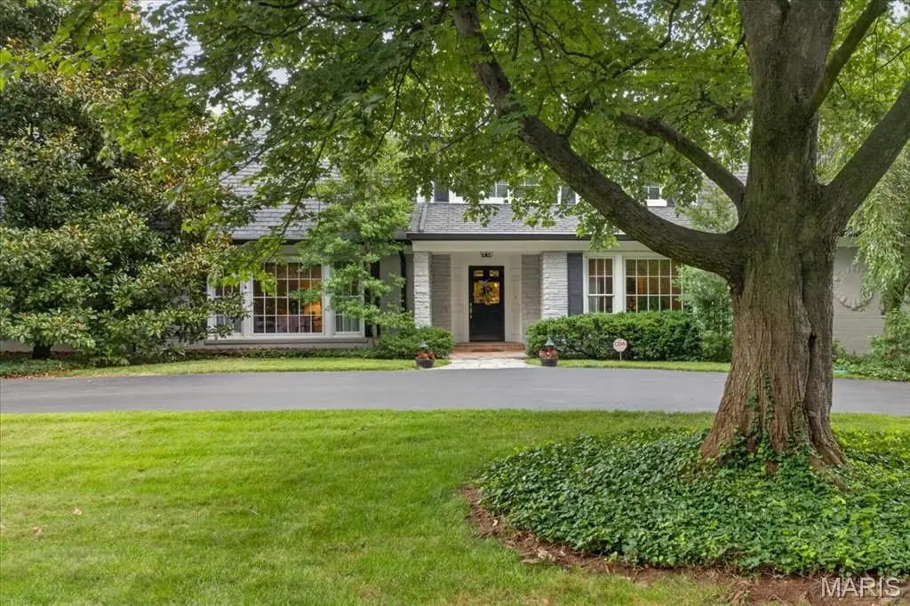 18 S Mcknight Road, Saint Louis, MO 63124 - #1