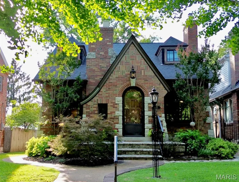 6125 Marwinette Avenue, Saint Louis, MO 63116 - #1