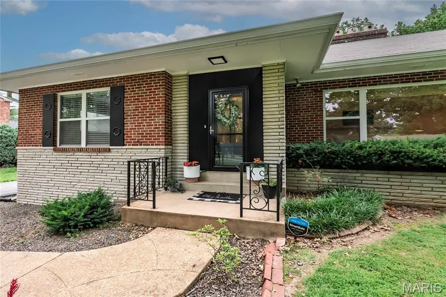 46 Grantwood Lane, Grantwood Village, MO 63123 - #3