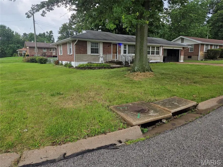 1200 Ensley Drive, Bellefontaine Neighbors, MO 63137 - #3