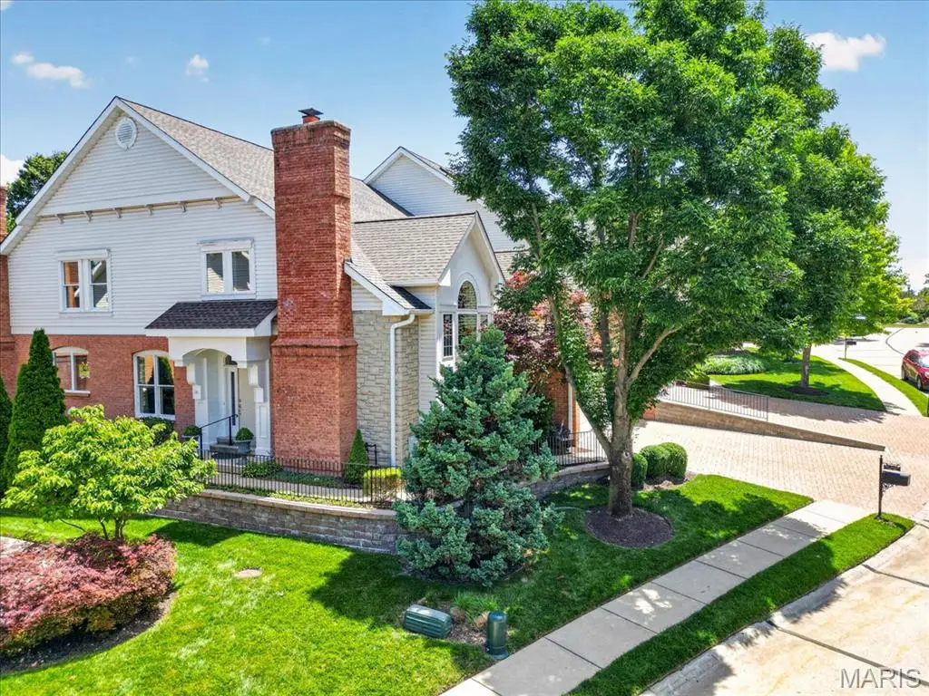 12427 Questover Manor Court, Creve Coeur, MO 63141 - #1