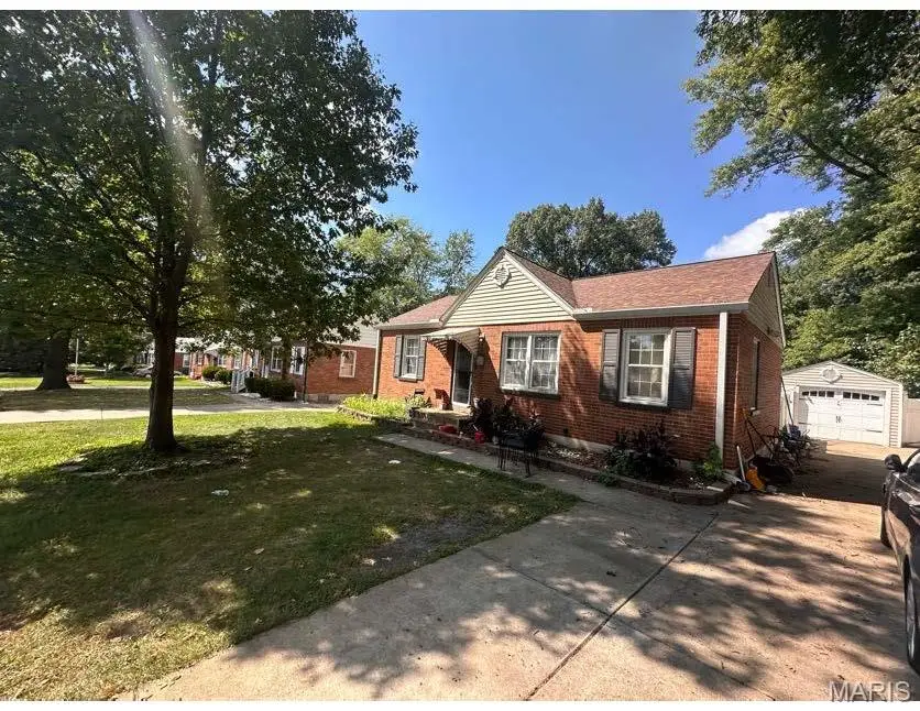 11 S Duchesne Drive, Florissant, MO 63031 - #1