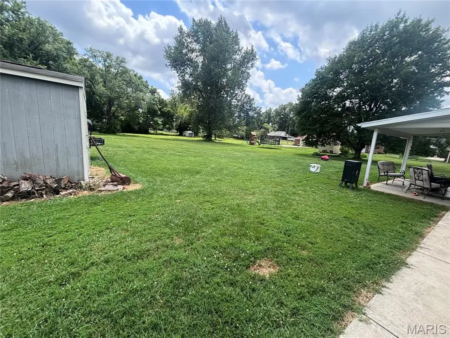 630 W Alton Street, Nashville, IL 62263 - #2