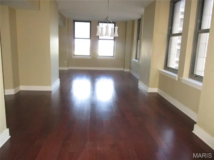 300 N Broadway #1406, Saint Louis, MO 63102 - #3