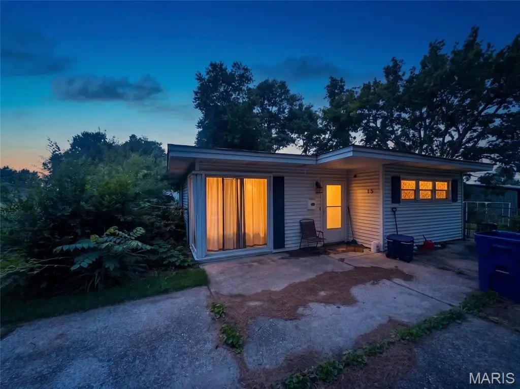 15 Marquette Drive, Florissant, MO 63031 - #1