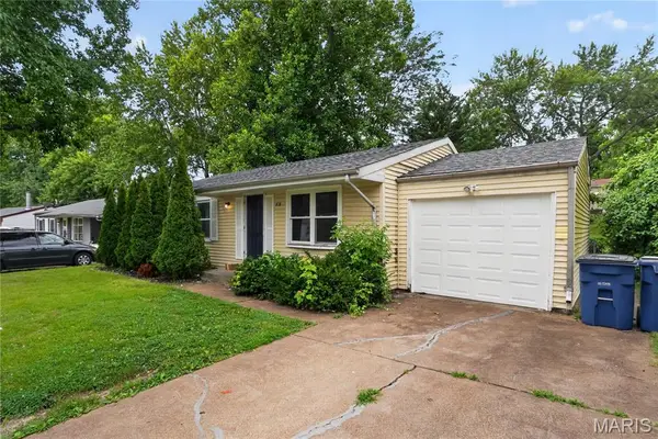 1818 Prior Drive, St Louis, MO 63136