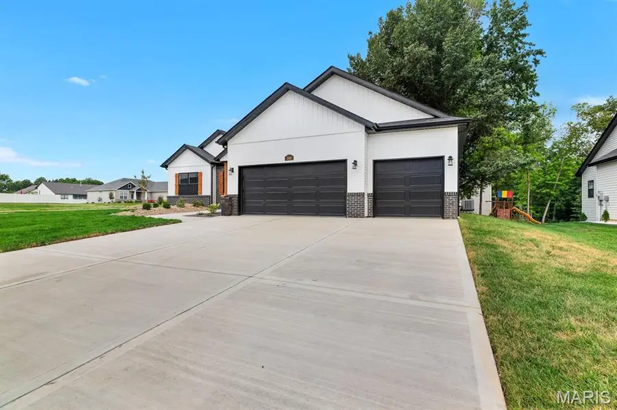 1501 Guilford Place, Troy, IL 62294 - #2