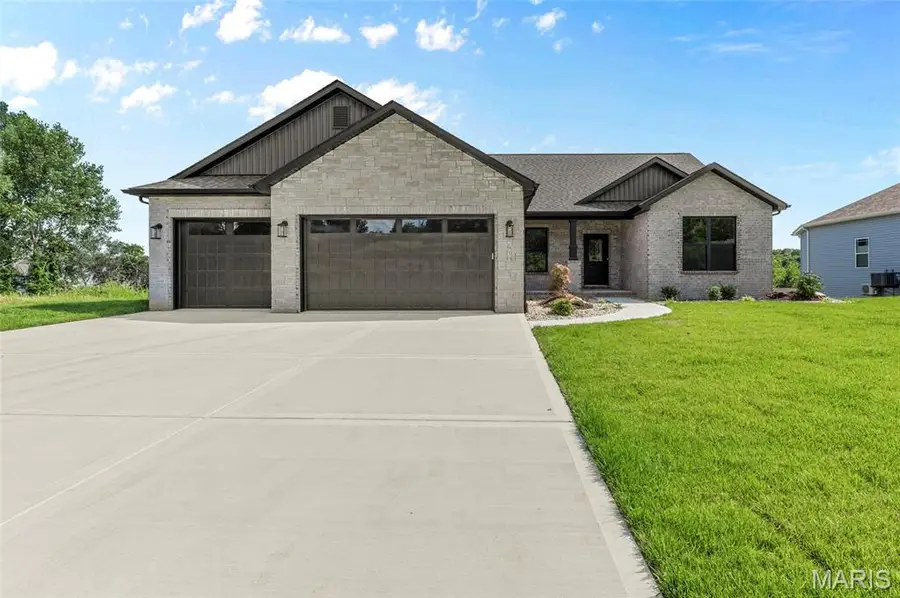 2950 Bluff Ridge Court, Maryville, IL 62062 - #2