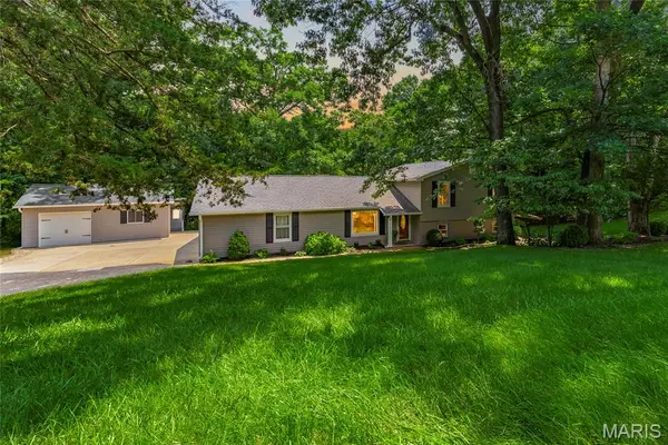 12 Hickory Hill Drive, O'Fallon, MO 63366