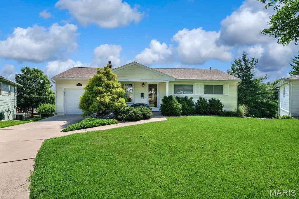 1064 Barry Court, Kirkwood, MO 63122 - #1