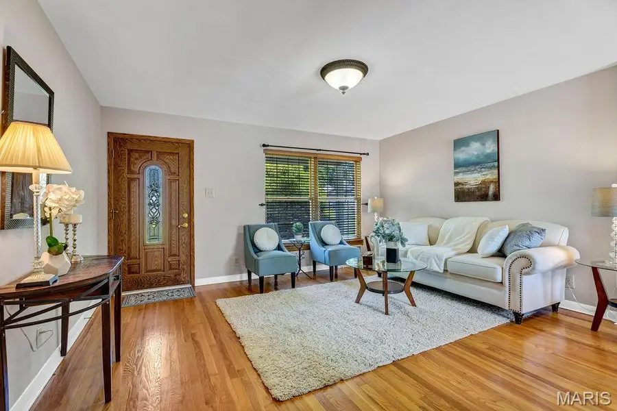 1064 Barry Court, Kirkwood, MO 63122 - #3