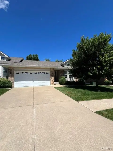 129 Braewood Circle #5C, St Charles, MO 63301