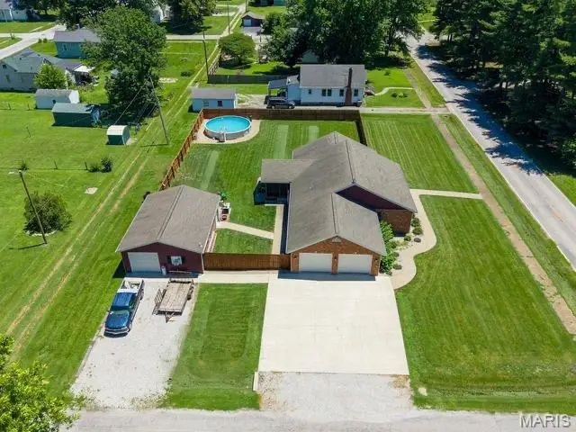 211 W Old Route 66, Mount Olive, IL 62069 - #1
