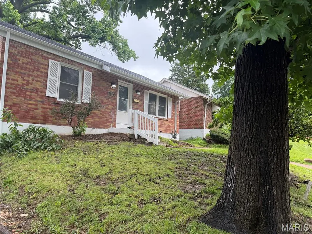 4705 Jordan Street, Saint Louis, MO 63121 - #1