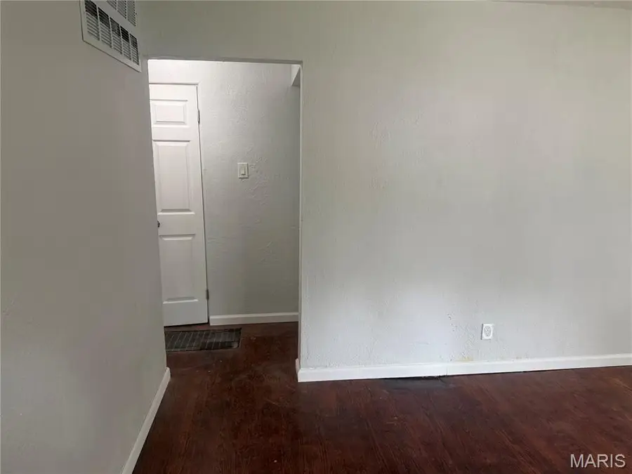 4705 Jordan Street, Saint Louis, MO 63121 - #3