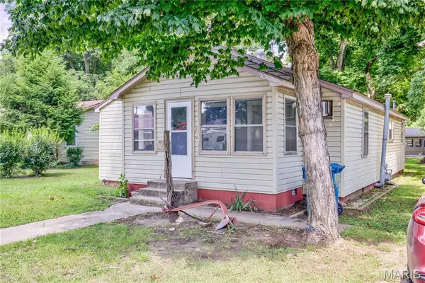 207 S Center, East Prairie, MO 63845