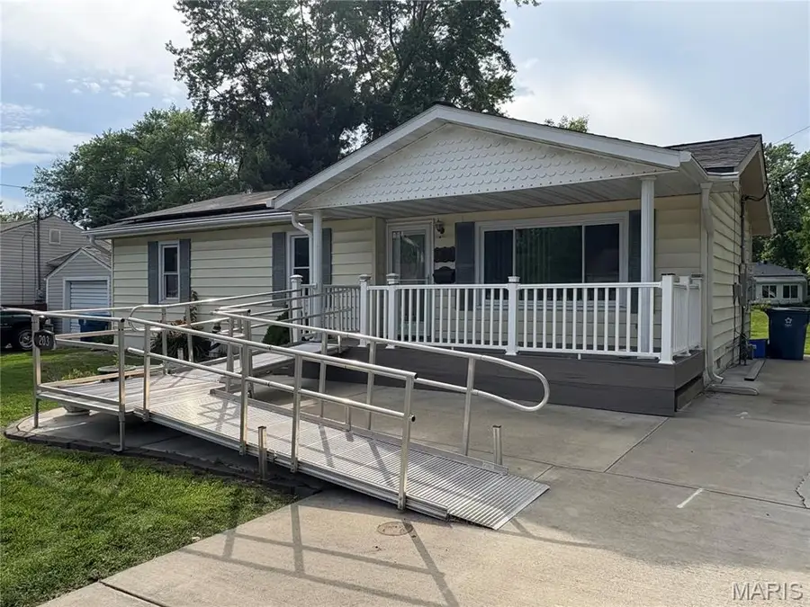 203 Greenfield Drive, Collinsville, IL 62234 - #2