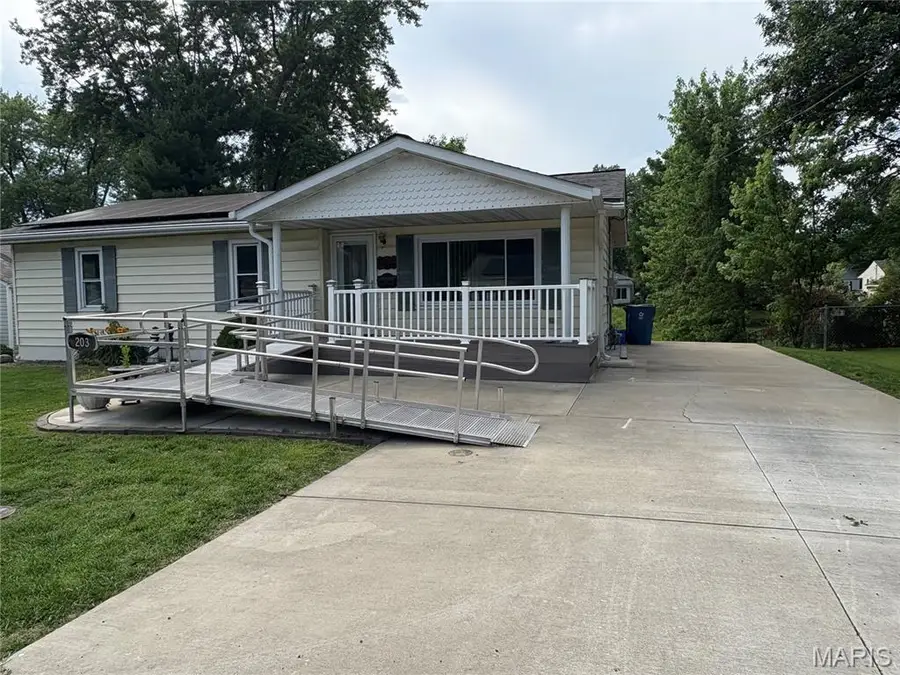 203 Greenfield Drive, Collinsville, IL 62234 - #3
