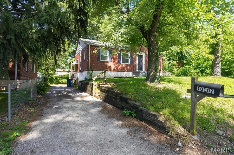 10107 Green Valley Drive, Saint Louis, MO 63136 - #2