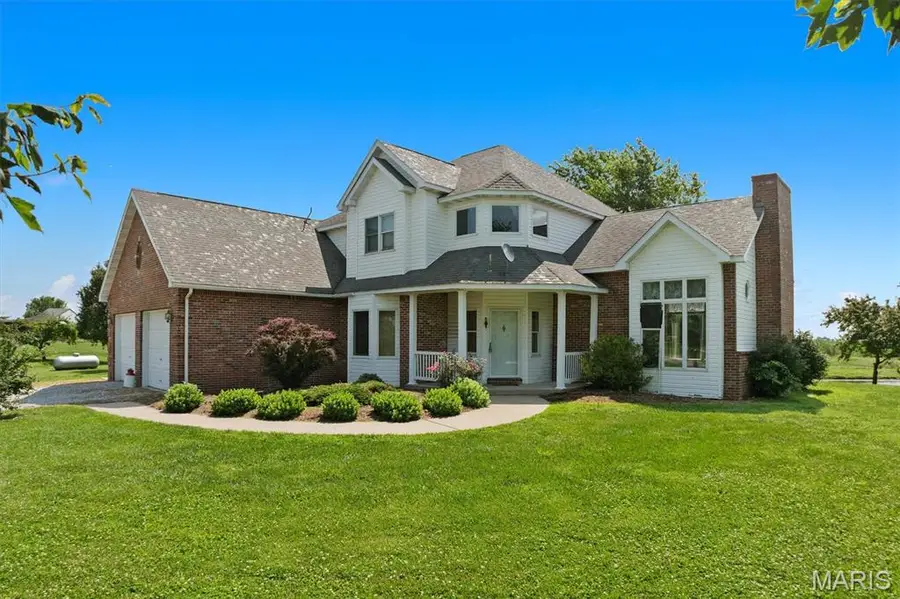 14898 Old Trenton Road, Trenton, IL 62293 - #2