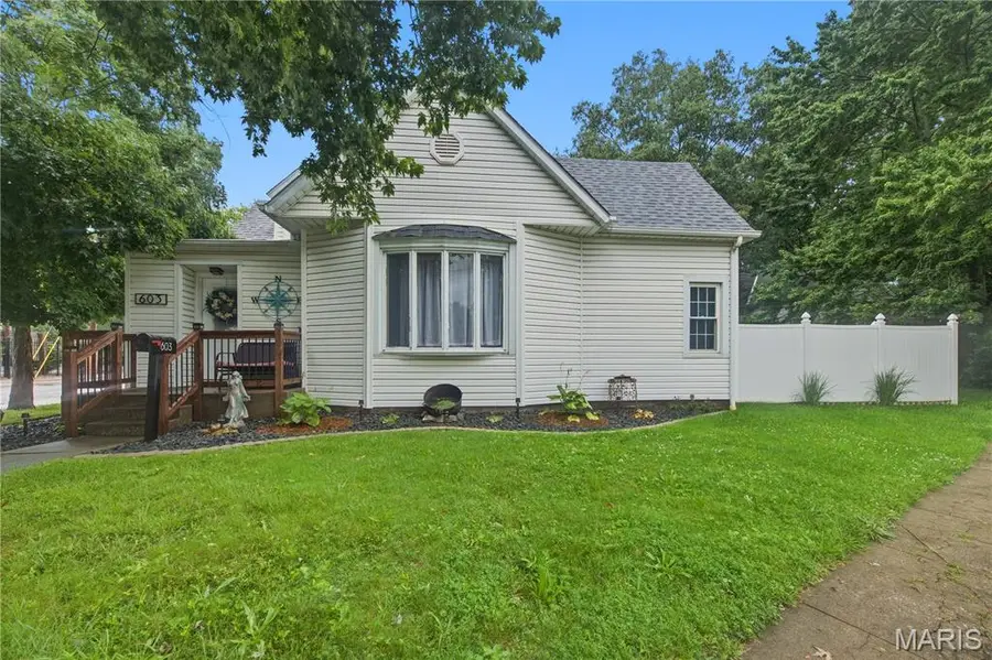 603 E Main Street, Staunton, IL 62088 - #2