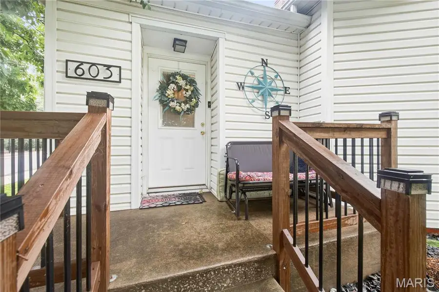 603 E Main Street, Staunton, IL 62088 - #3