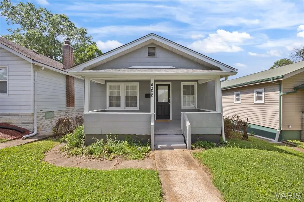 4352 Chippewa Street, Saint Louis, MO 63116 - #1