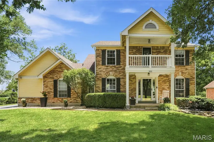 303 Fox Briar Lane, Ballwin, MO 63021 - #2