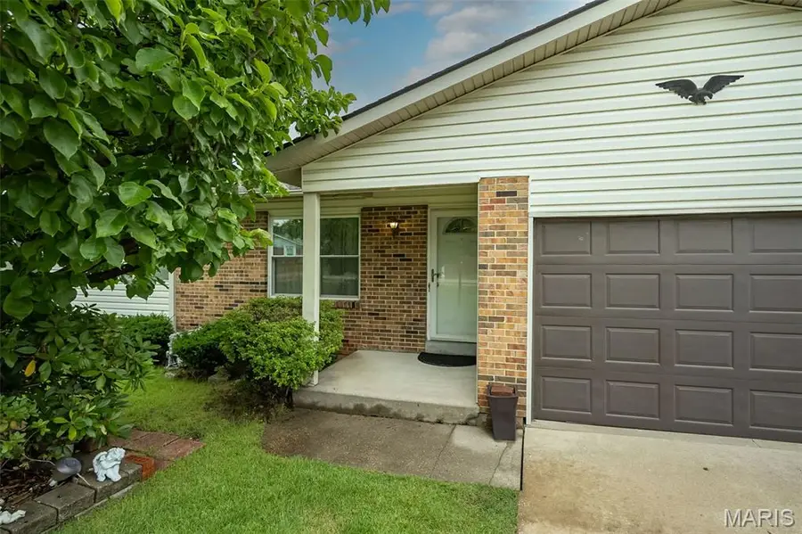 408 Birdie Hills Road, Saint Peters, MO 63376 - #2