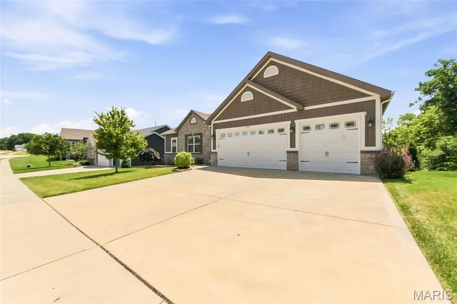 1802 Barclay Trail Drive, Wentzville, MO 63385 - #2