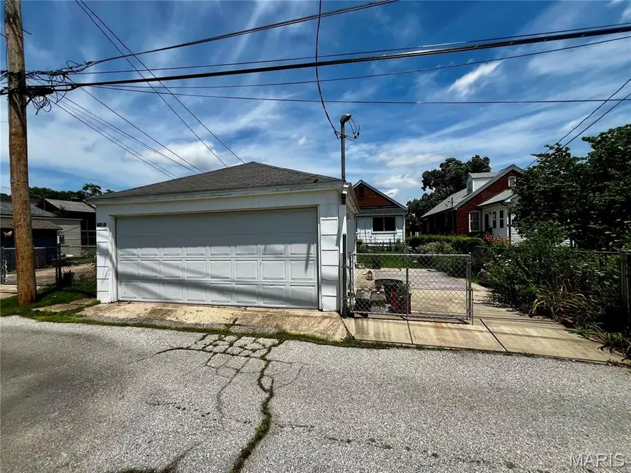 6546 Winnebago Street, Saint Louis, MO 63109 - #3