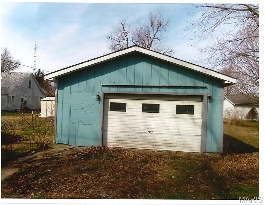 313 N 1st Street, Witt, IL 62094 - #2