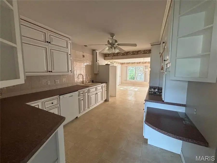 717 N Franklin Street, Staunton, IL 62088 - #2