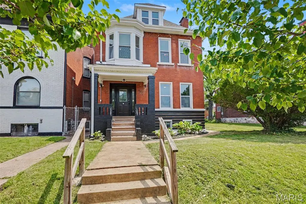 3911 Sullivan Avenue, Saint Louis, MO 63107 - #1
