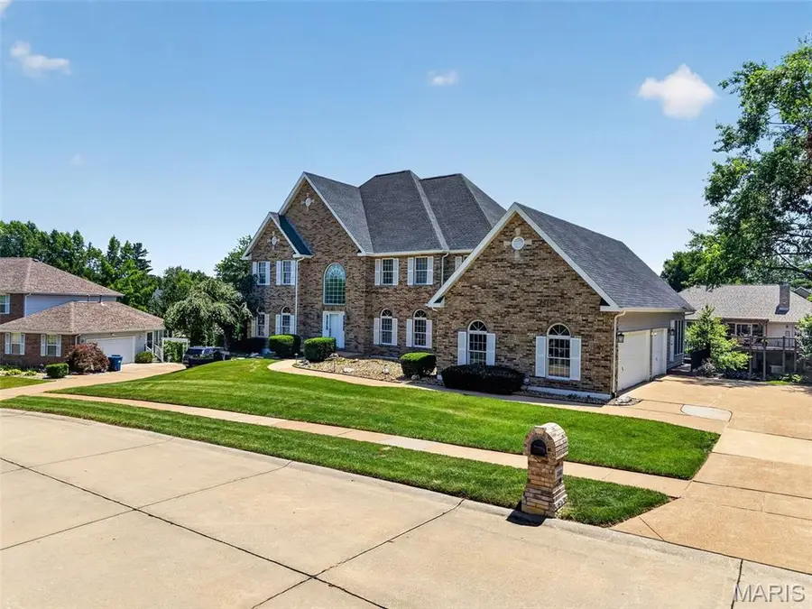 6320 Christopher Winds Court, Oakville, MO 63129 - #3
