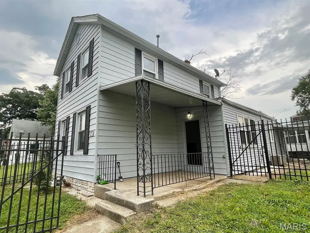 6728 Alabama Avenue, Saint Louis, MO 63111 - #1