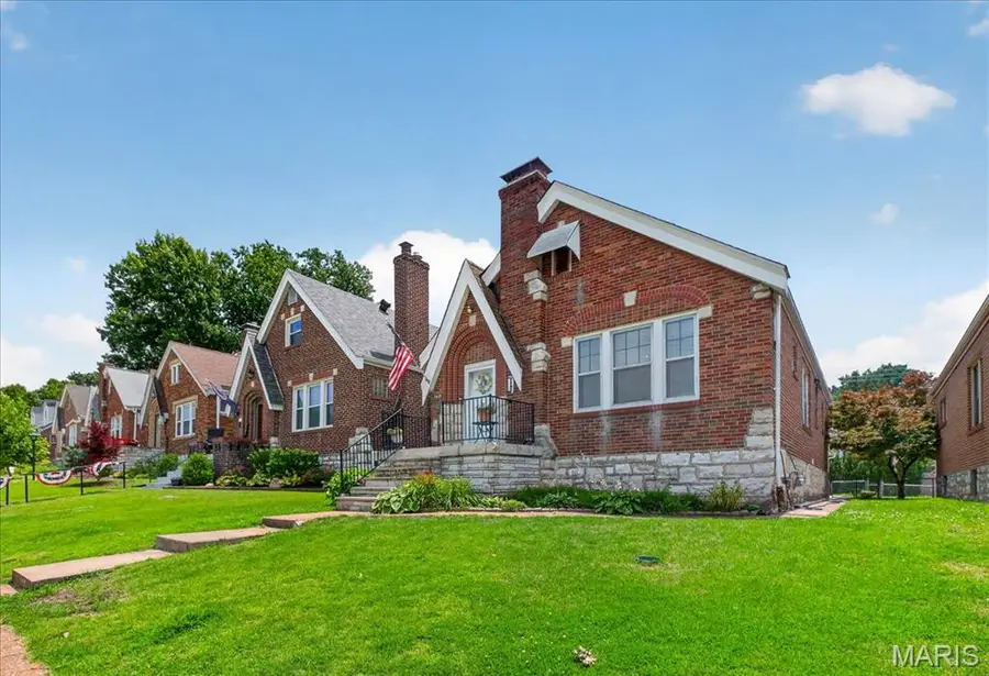 5622 Pernod Avenue, Saint Louis, MO 63139 - #3