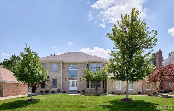 16 Delacroix Place, St Charles, MO 63303
