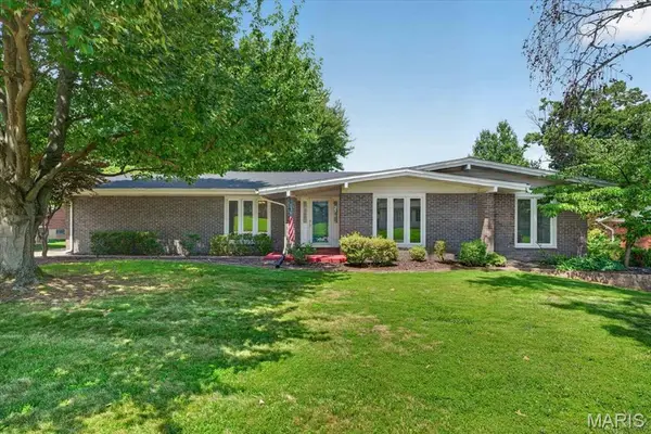 41 Club Grounds North Drive, Florissant, MO 63033